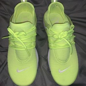 Women’s Nike sneakers